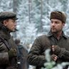 Still of Liev Schreiber and Daniel Craig in Defiance