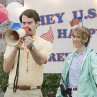 Still of Bill Hader and Kristen Wiig in Adventureland