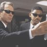 Still of Tommy Lee Jones and Will Smith in Men in Black